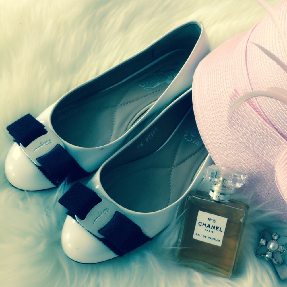 Ferragamo vara flat shoes